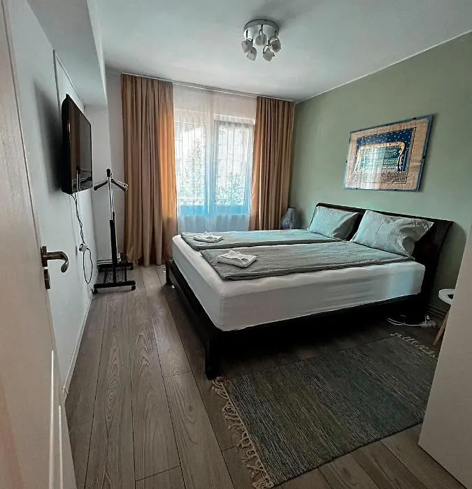 Green Apartament-1